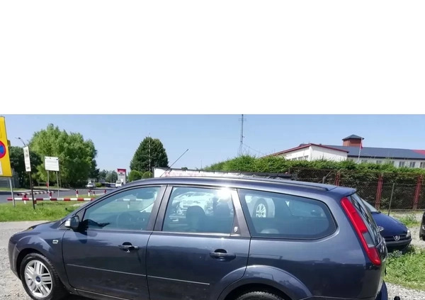Ford Focus cena 7500 przebieg: 217000, rok produkcji 2006 z Jarosław małe 67